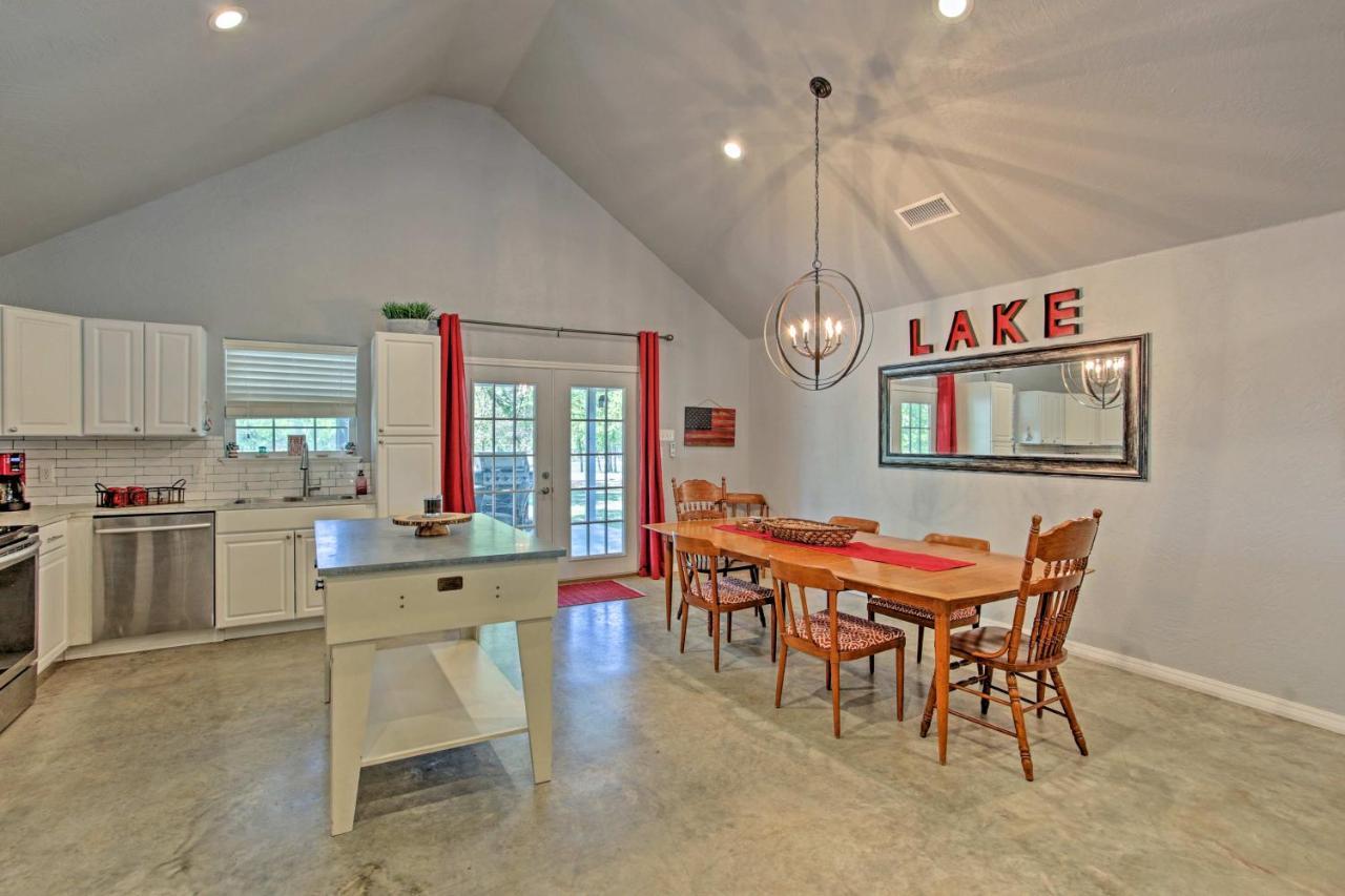 Modern Retreat With Gas Grill - Walk To Lake Texoma! Kingston Exterior foto