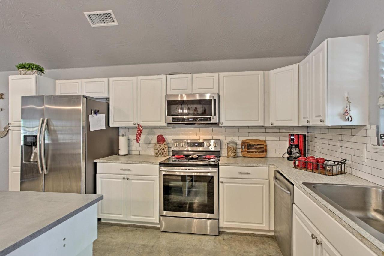 Modern Retreat With Gas Grill - Walk To Lake Texoma! Kingston Exterior foto